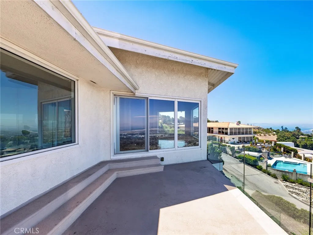 3311 Crownview Drive, Rancho Palos Verdes, California 90275 home-pic-20